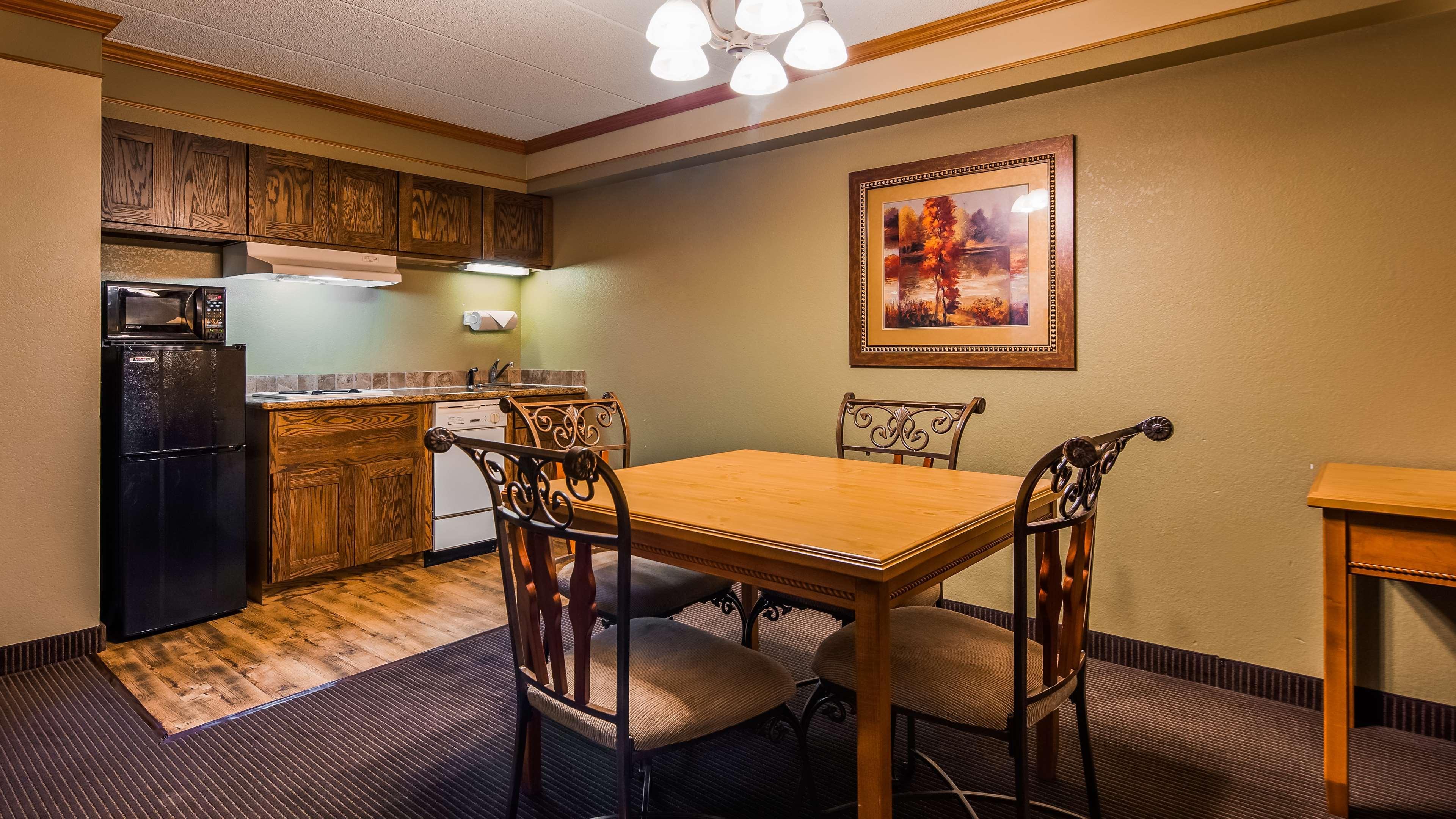 Best Western Plus Sidney Lodge Екстер'єр фото