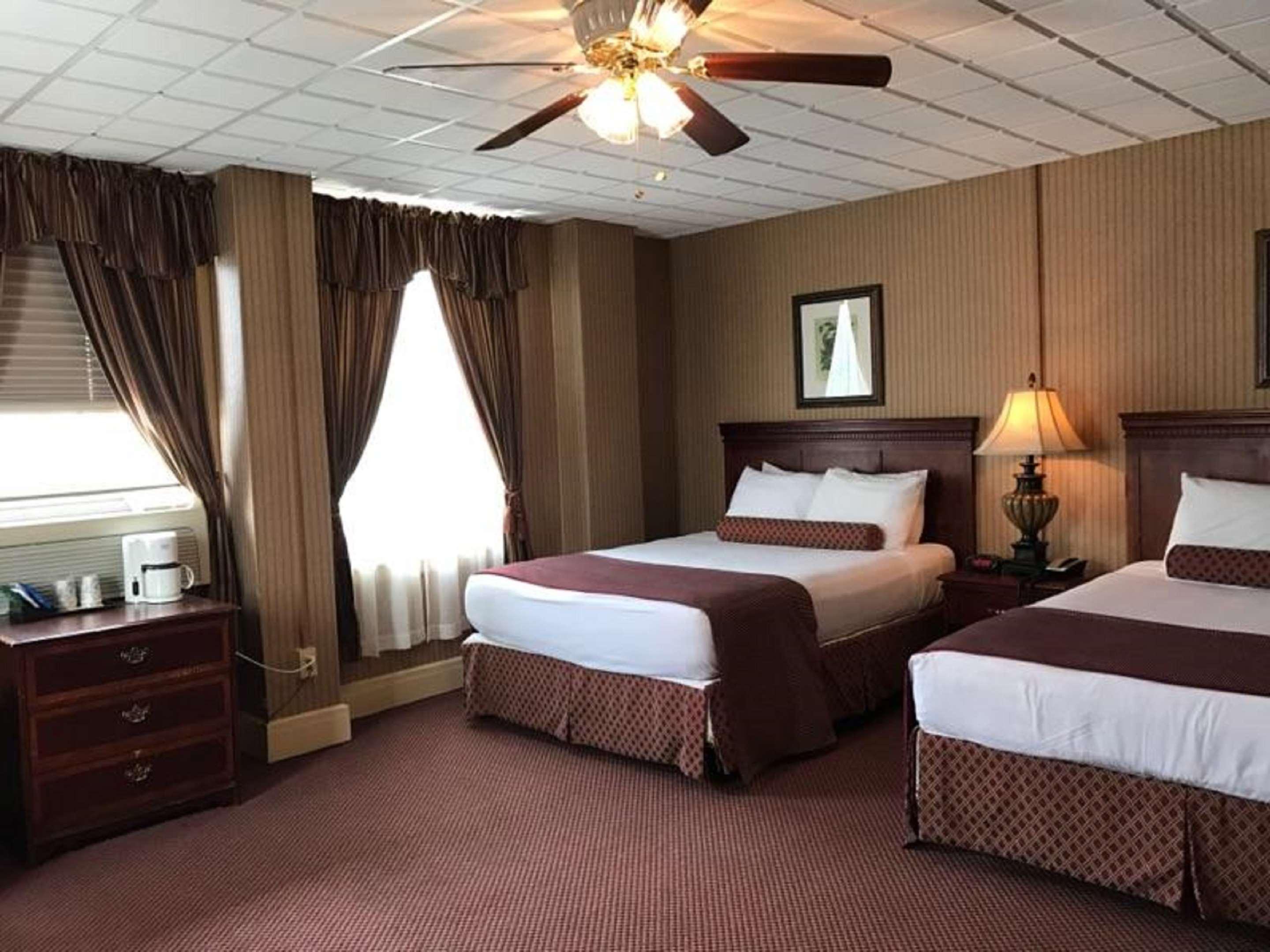 Best Western Plus Sidney Lodge Екстер'єр фото