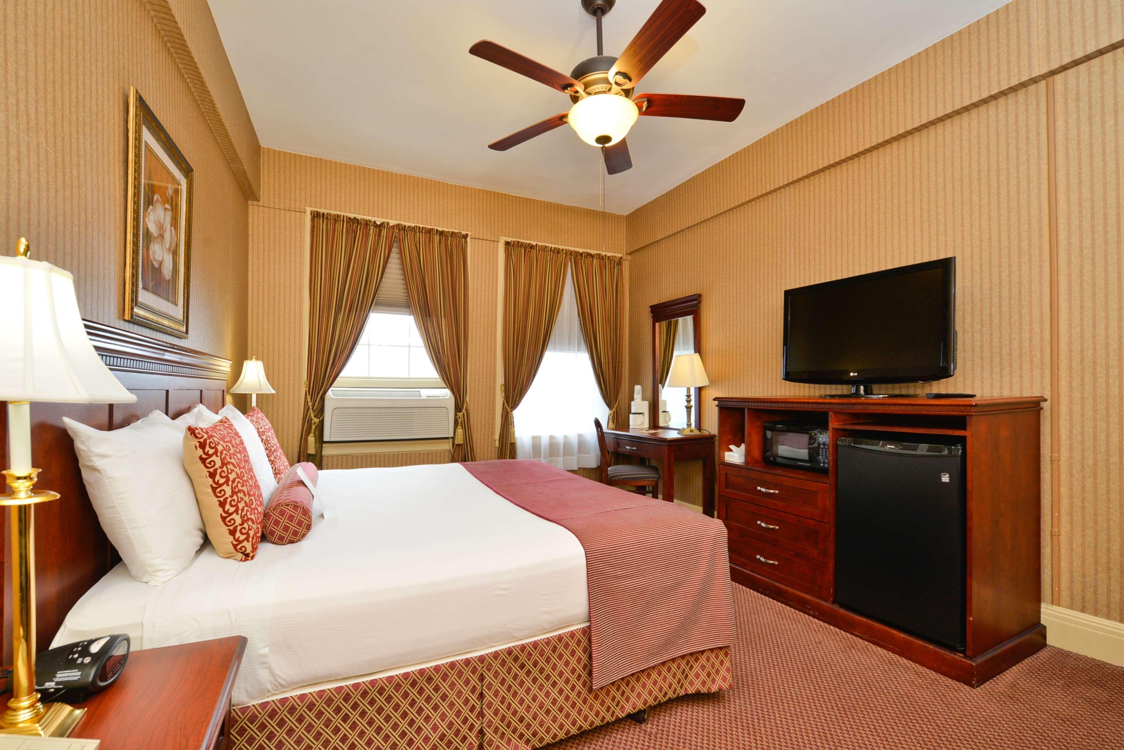 Best Western Plus Sidney Lodge Екстер'єр фото