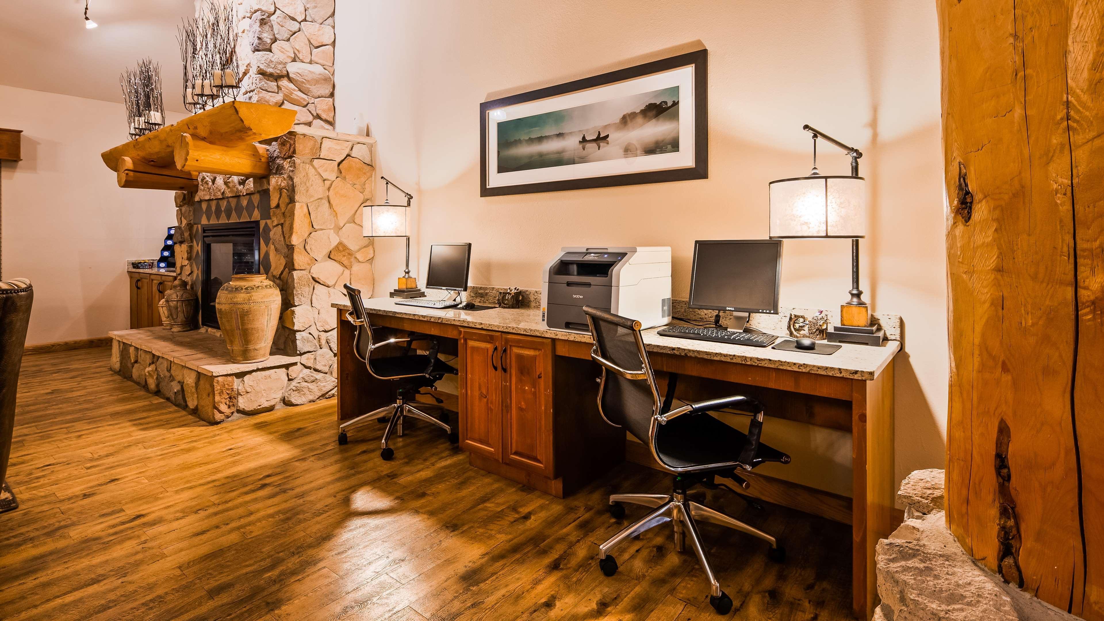 Best Western Plus Sidney Lodge Екстер'єр фото