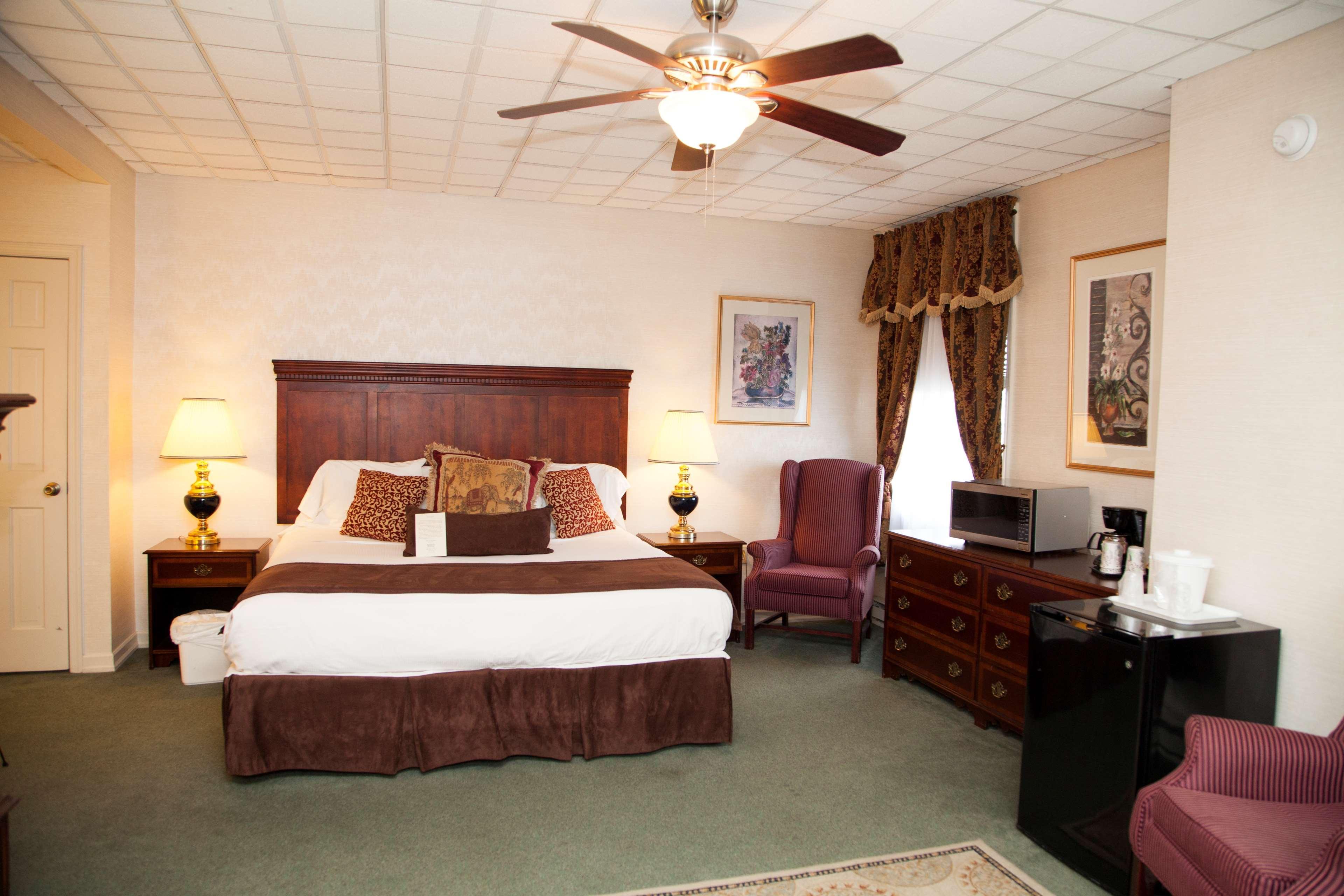 Best Western Plus Sidney Lodge Екстер'єр фото