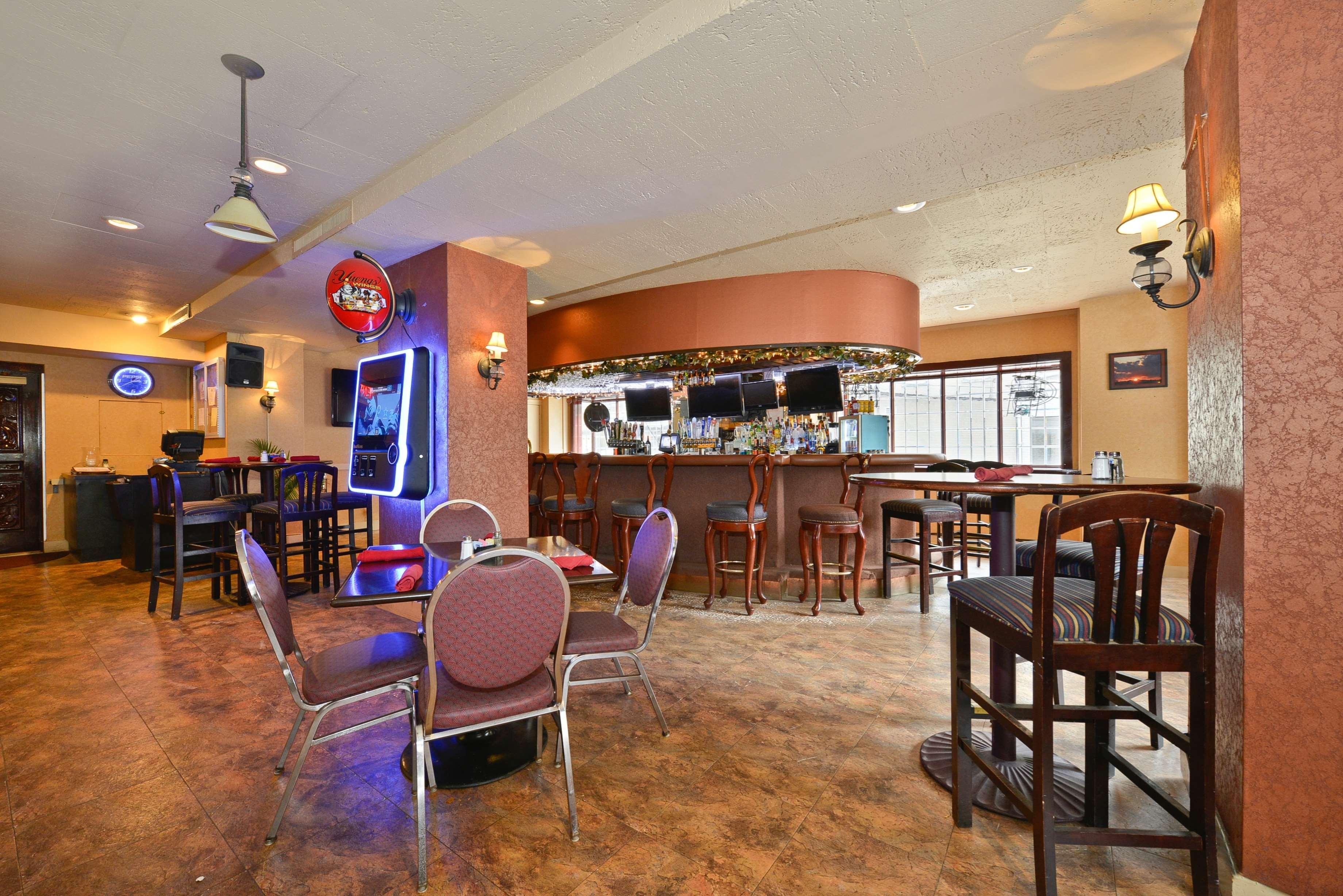 Best Western Plus Sidney Lodge Екстер'єр фото