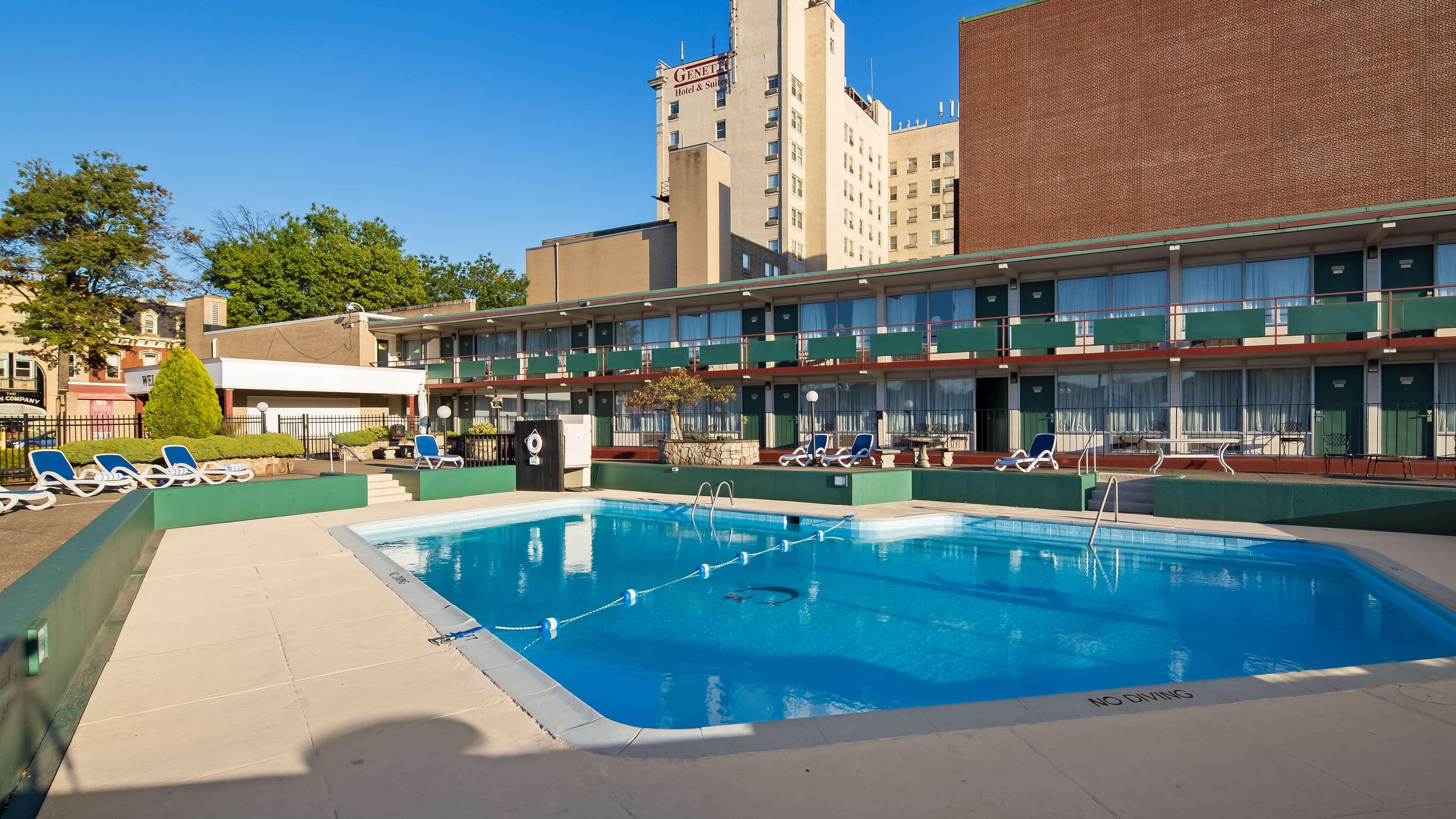 Best Western Plus Sidney Lodge Екстер'єр фото