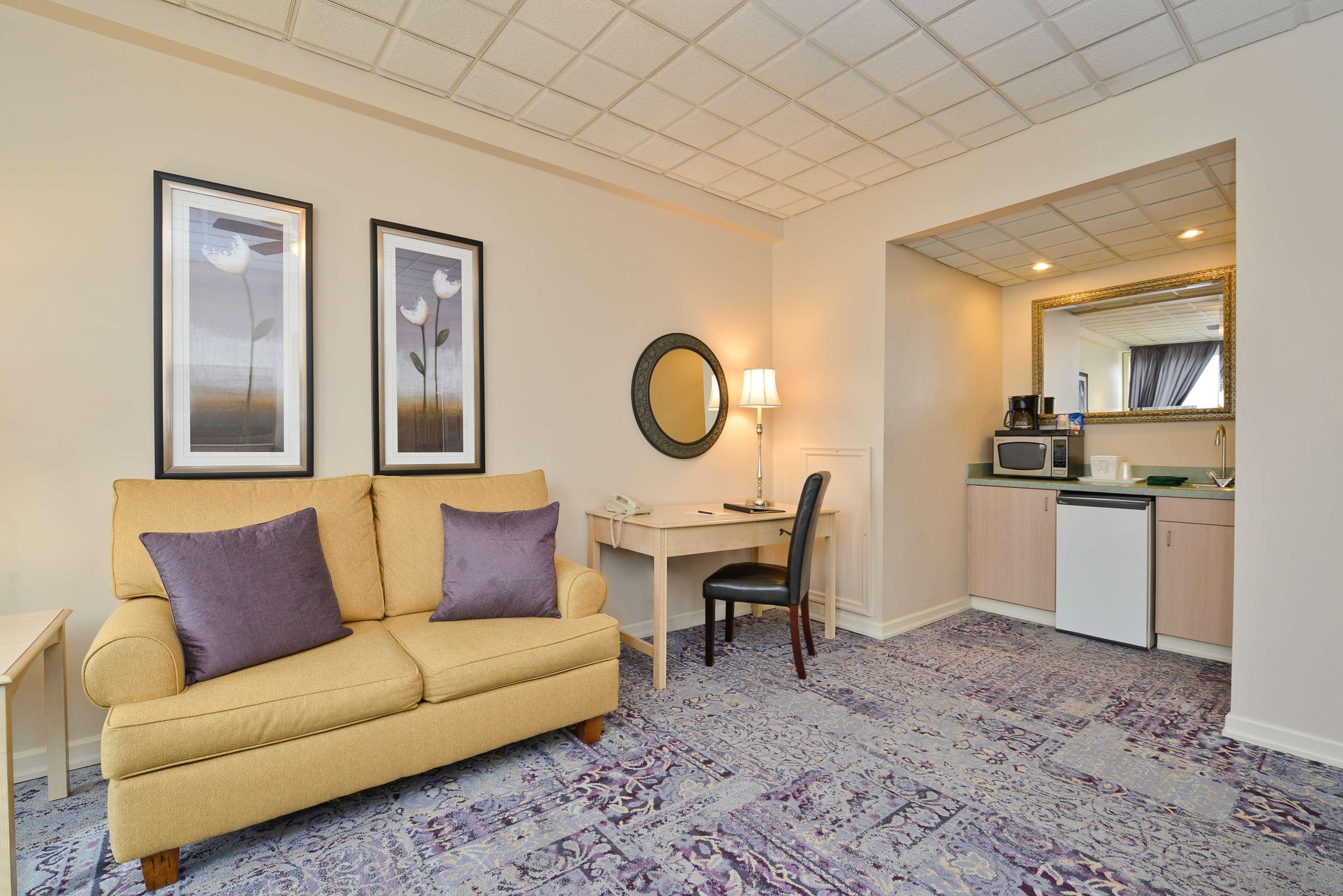Best Western Plus Sidney Lodge Екстер'єр фото