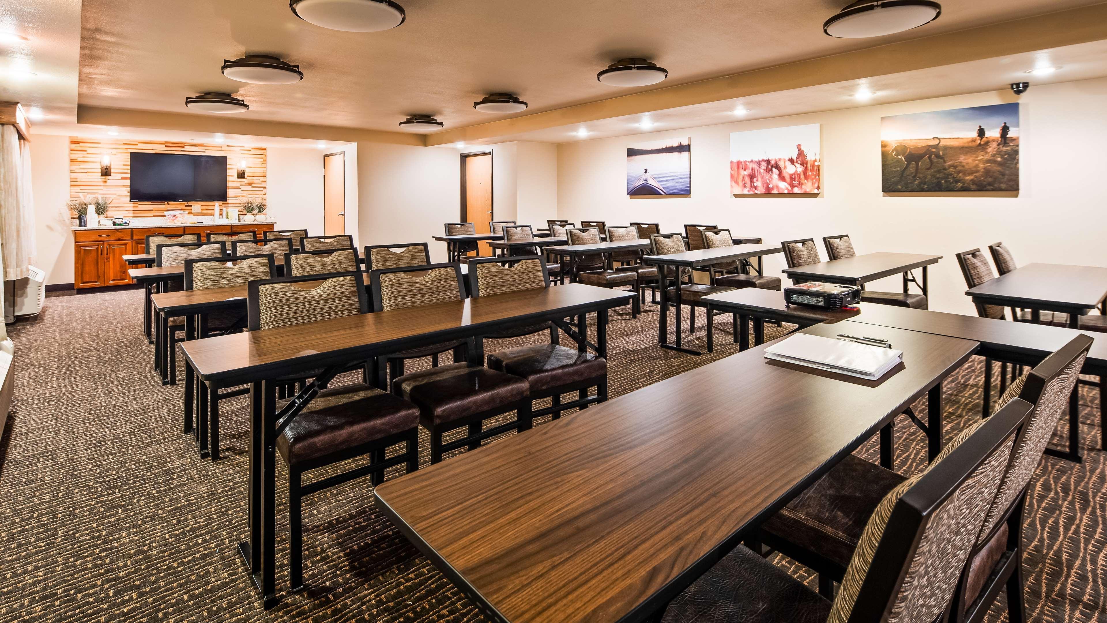 Best Western Plus Sidney Lodge Екстер'єр фото